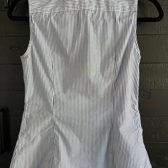 Banana Republic Blue and White Striped Button Down Shirt - Picture 2 of 3